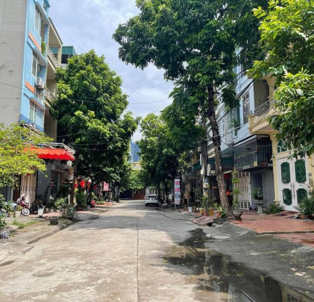 BÁN ĐẤT PHÂN LÔ GẦN SÂN BÓNG CAO XANH,P.CAO XANH,DT:63M2,MT:4.2M !!!