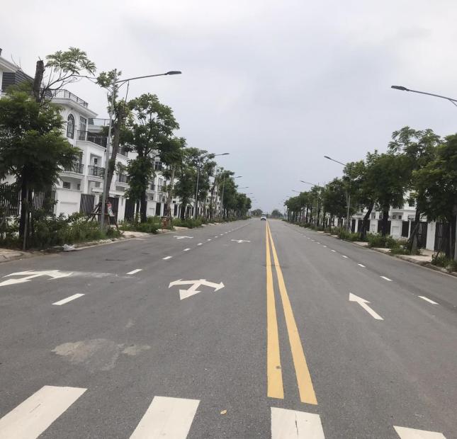 Bán 180m đất tặng nhà KĐT Hà Phong,mt12m,giá: 7.2 tỷ.
