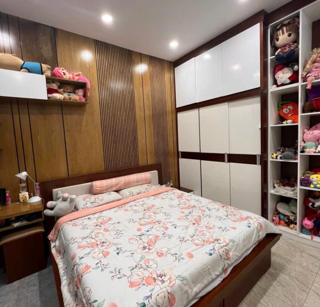 Bán nhà phố đẹp Đường Phan Huy ích, Phường 15, Quận Tân Bình, Hồ Chí Minh 