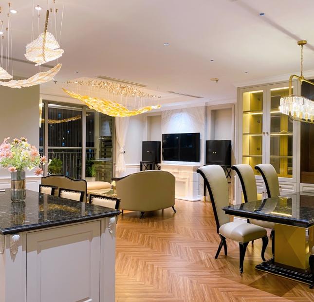 Bán căn 04 phòng ngủ tòa vip Park 10, Times City, DT 160 m2, giá 12 tỷ. Lh 0982 591 304