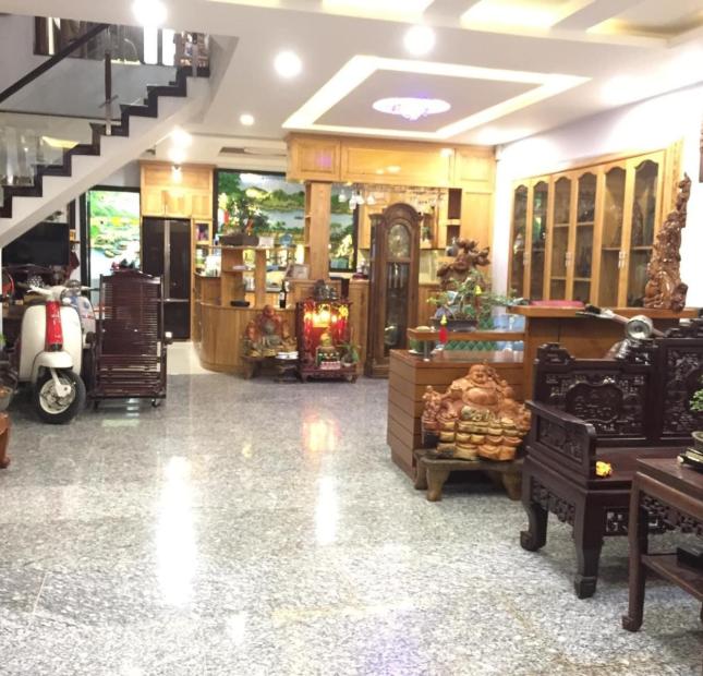 Nhà đẹp để ở - kinh doanh, kiên cố, HXH, vị trí gần trung tâm giá nhỏ