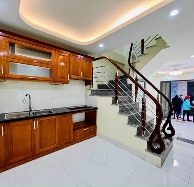 Nhà mới vị trí đẹp nhất khu Trạm Bơm Yên Nghĩa Hà Đông, giá 2,060 tỷ