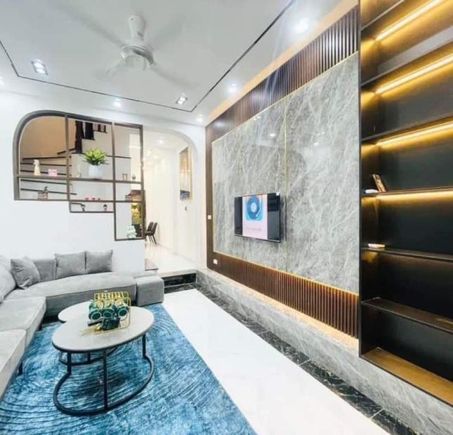 Còn 1 căn Lô Góc duy nhất nhà Hồng Tiến gần cầu Chương Dương giá rẻ nhất thị trường.