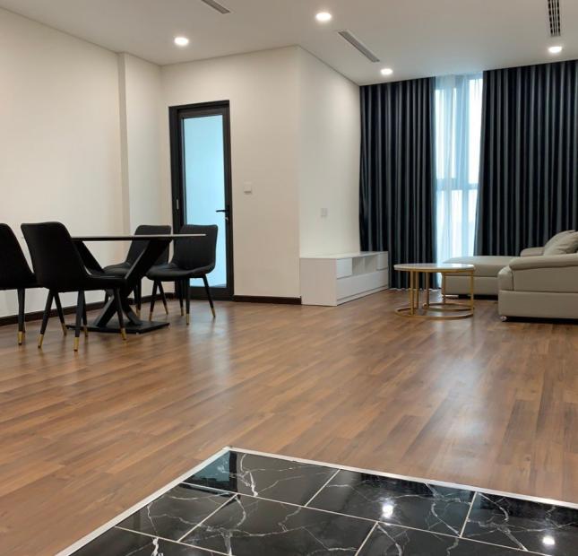 Bán căn hộ tầng đẹp, 110m2 tại Chung cư Mipec Rubik 360 Xuân Thủy. Giá bán thu nét: 6.4 tỷ