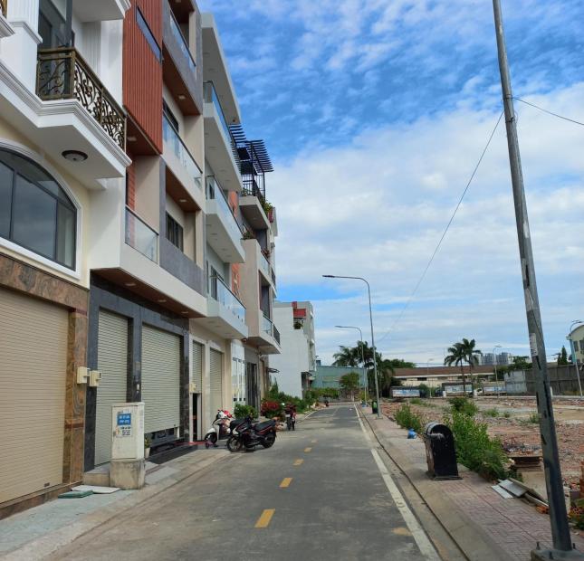 CHÍNH CHỦ BÁN LÔ ĐẤT 50M2 THỔ CƯ, GẦN CHỢ VÀ TRƯỜNG THPT NGUYỄN HỮU CẢNH, SỔ HỒNG RIÊNG.