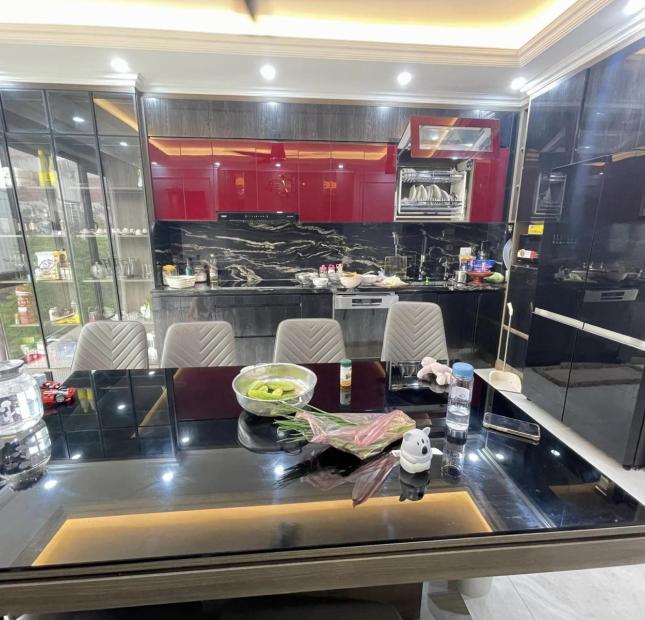 57m 6 Tầng Mặt Tiền 5.6m Mặt Phố Quan Hoa Cầu Giấy. Vị Trí Cực Đẹp. Vỉa Hè Kinh Doanh Đỉnh. Giá