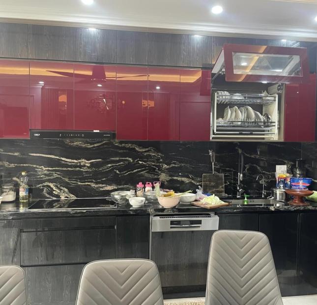 57m 6 Tầng Mặt Tiền 5.6m Mặt Phố Quan Hoa Cầu Giấy. Vị Trí Cực Đẹp. Vỉa Hè Kinh Doanh Đỉnh. Giá