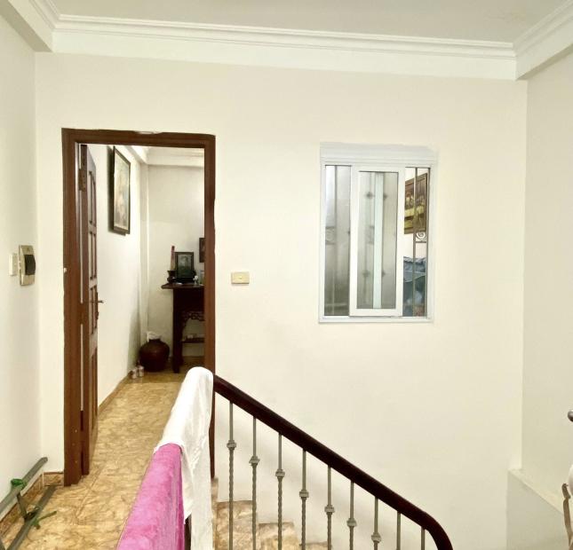 72m 6 Tầng Mặt Tiền 5.6m Nhỉnh 13 Tỷ Phố Nguyễn Khánh Toàn Cầu Giấy. Ô Tô Đỗ Cửa. Vỉa Hè Rộng Kinh