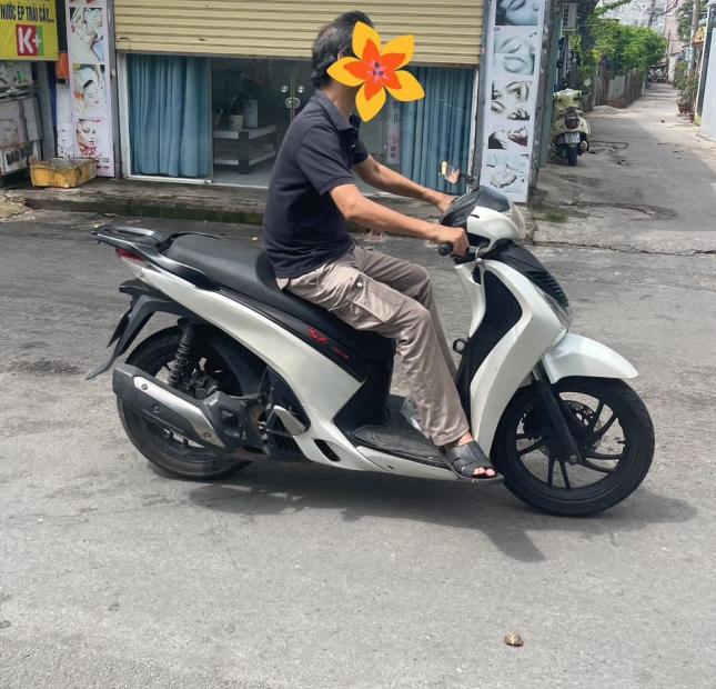 Sang mặt bằng mặt tiền đường Đông Hưng Thuận 03, Q12, TP Hồ Chí Minh - Diện tích: 4,5 x 10. - Giá