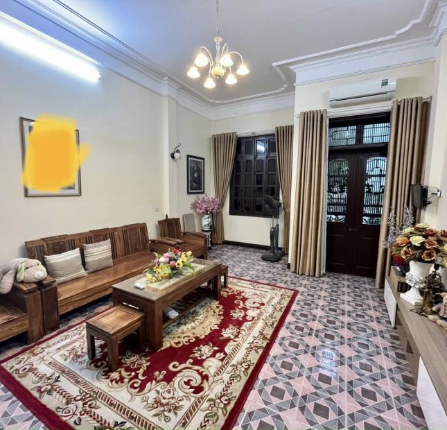 120m 5 Tầng Mặt Tiền 4m Nhỉnh 15 Tỷ. Vị Trí Cực Đẹp. Diện Tích Rộng Phố Hoàng Quốc Việt Gần Nhiều
