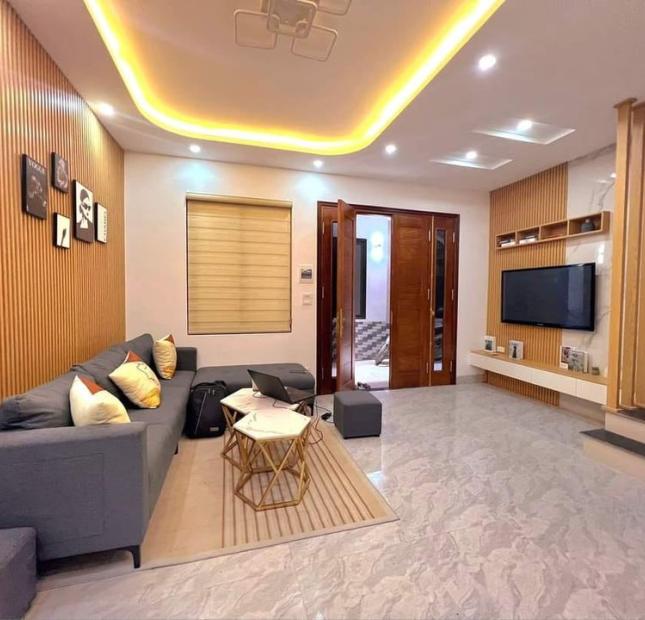 Nhà đẹp Thanh Xuân - Ô TÔ VÀO NHÀ, THANG MÁY, 40m2, nhỉnh 6TỶ