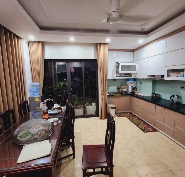 Dòng tiền 16 phòng khép kín ,9 tầng thang máy quận Cầu Giấy 70m2 x 5m mặt tiền x15 tỷ