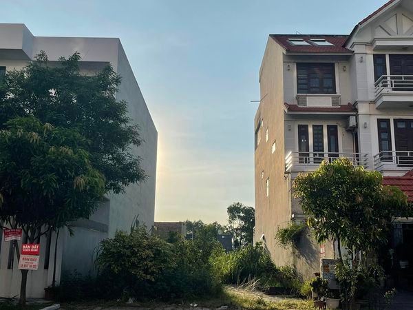 BÁN LÔ C3 Ô 18 KĐT CAO XANH,HÀ KHÁNH A. DT: 200M2,MT:8M !!!