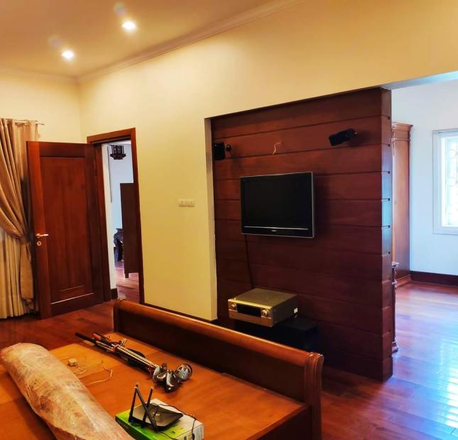 Hiếm!!! Rẻ, Đẹp, Giang Văn Minh, Ba Đình 38m2, 5 tầng, Giá: 8 tỷ, LH 0354810072 