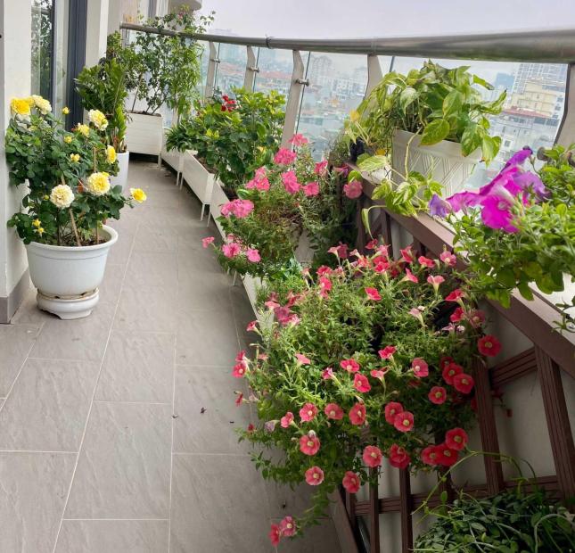 Hót.Hót.Hót. Cập nhật mới nhất Căn hộ cần bán tại Tràng An Complex, Số 1 Phùng Chí Kiên. GỌI NGAY!