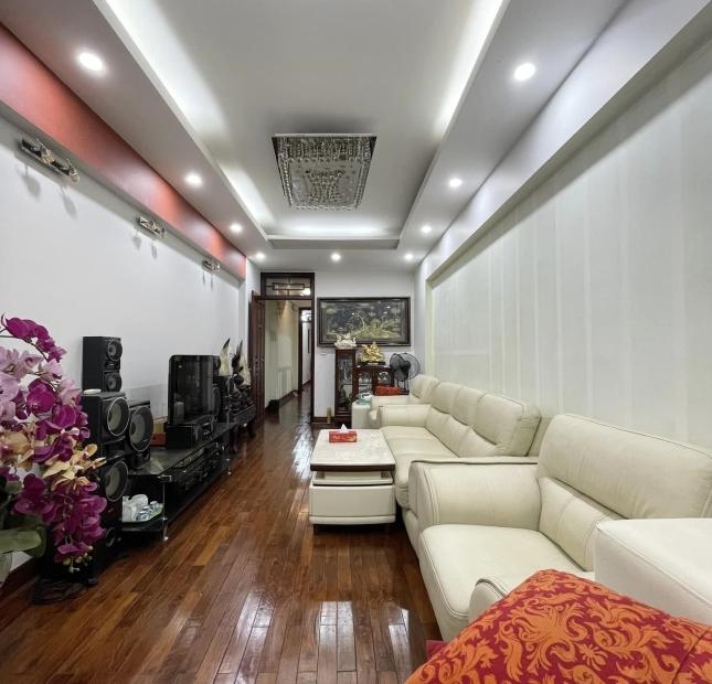 Bán Apartment 224m2 phố Hồng Hà, Hoàn Kiếm 35 phòng Thang máy Dòng tiền 2 tỷ/năm Giá 25.1 tỷ