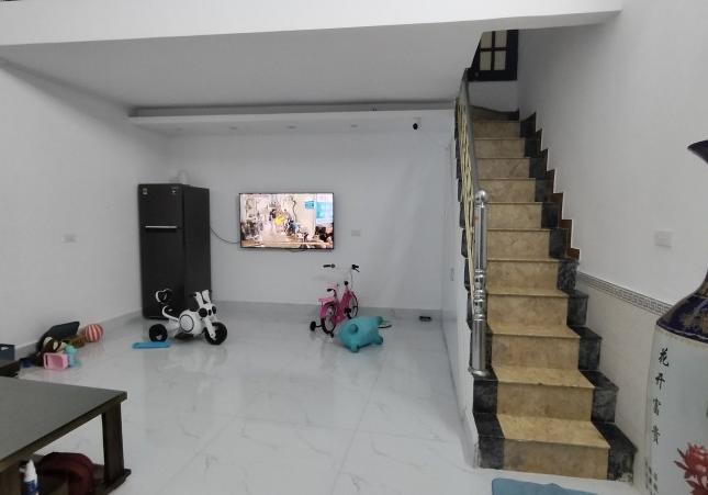 Bán nhà LÔ GÓC phố Hạ Đình, Thanh Xuân, 40m, mặt tiền 5m 3 mặt thoáng, ngõ thông,  gần phố nhỉnh 3