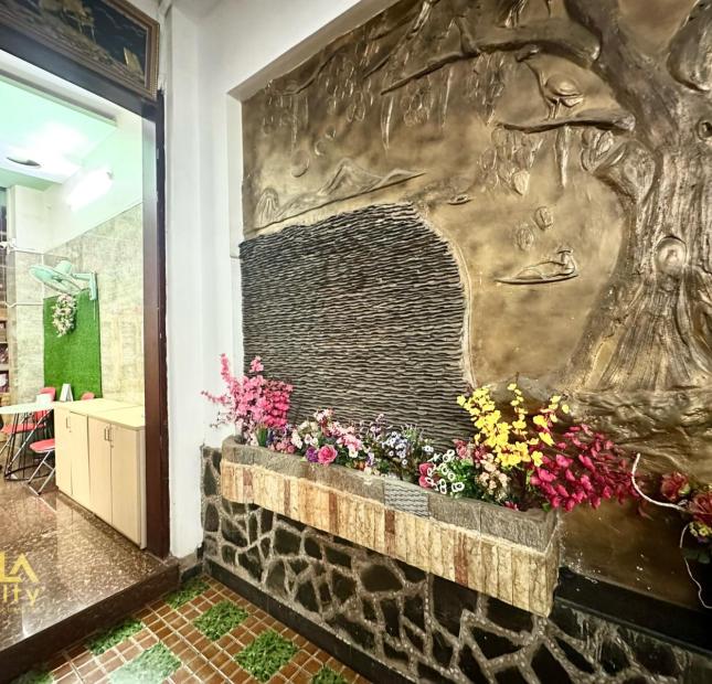 Nhà 4 tầng vị trí đắc địa mặt tiền Ngô Quyền - giá 13.9 tỷ