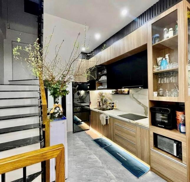 BÁN GẤP - PHỐ DỊCH VỌNG - 39Mx5TẦNG NHÀ ĐẸP- Ô TÔ, KINH DOANH 4,3 TỶ