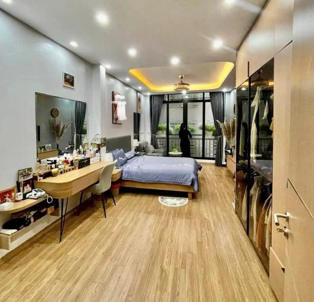 BÁN GẤP - PHỐ DỊCH VỌNG - 39Mx5TẦNG NHÀ ĐẸP- Ô TÔ, KINH DOANH 4,3 TỶ