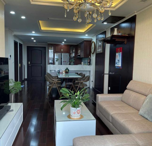 Cần bán gấp Chung Cư HC Golden City Đường Hồng Tiến cạnh Bệnh Viện Tâm Anh, 87m2, 3PN, 2VS.