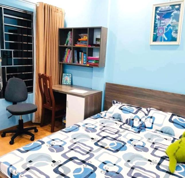 Bán nhà mặt ngõ 31 NGUYỄN CAO, 32m2, xây 5 tầng, mặt tiền 3,6m, mặt chợ Kinh doanh, Giá 3,9 tỷ