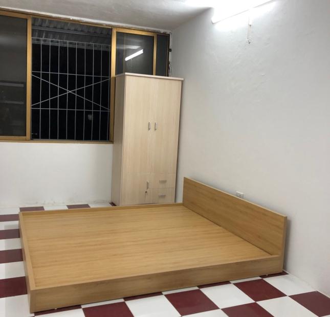 Chính chủ còn 2 phòng cần cho thuê tại nhà tập thể tầng 5, Lương Định Của, Phương Mai, Đống Đa