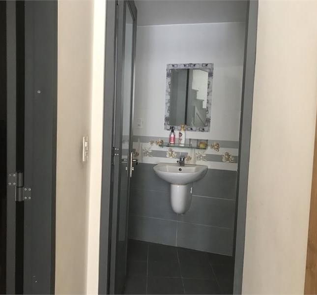 Cho thuê mặt bằng gần ngã tư Lê lai, TPVT cửa kính máy lạnh