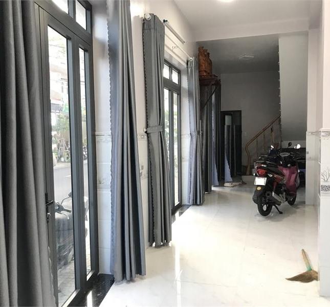 Cho thuê mặt bằng góc vòng xoay ngã 5 lê lai, tpvt nhà kính đẹp