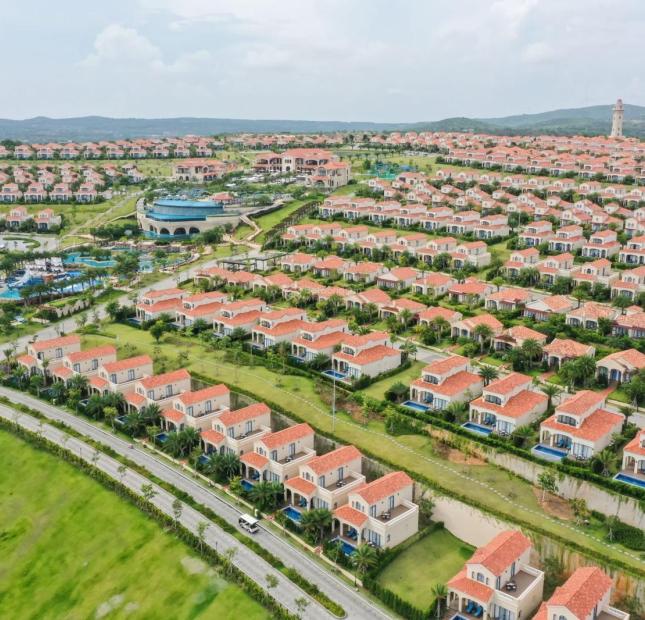 Cần tiền bán gấp biệt thự Centara Mũi Né Villa 3 phòng ngủ view biển, có hồ bơi