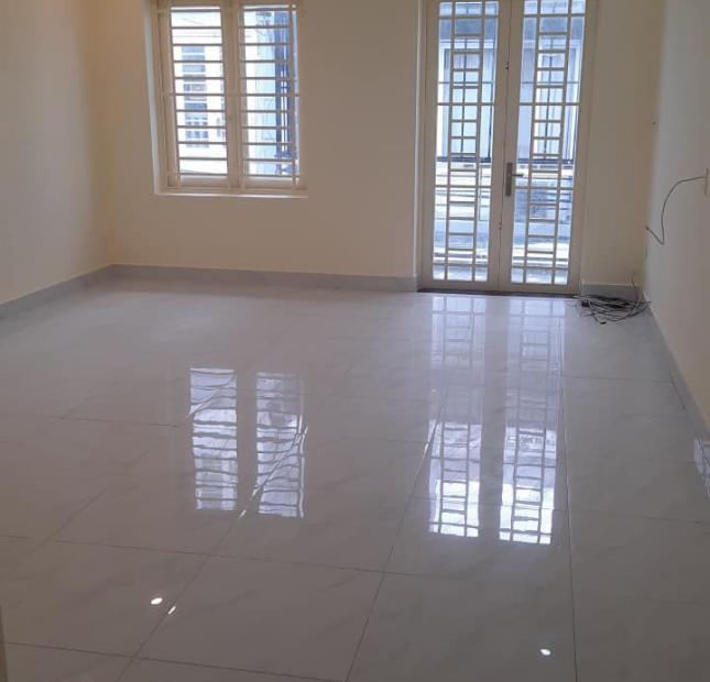 Bán nhà 3 tầng, HXH thông, sổ A4, Trần Quang Diệu, Q3, TN 18 tr/th, 3PN, 3WC, 68m2, 8.5 tỷ