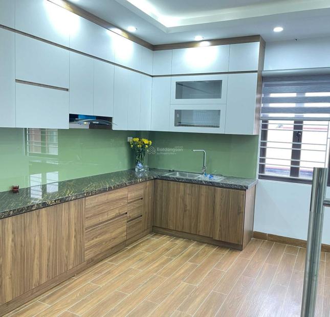 Bán Nhà Hoàng Quốc Việt - Trần Quốc Hoàn, Cầu Giấy DT 60m2 7 tầng thang máy, giá: 13,5 tỷ