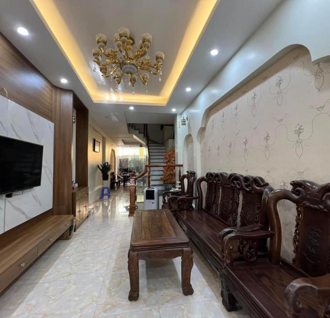 BÁN GẤP NHÀ ĐẸP NGAY NGÃ TƯ- TRẦN ĐẠI NGHĨA - ĐẠI LA - HAI BÀ TRƯNG 76m 5 TẦNG GIÁ 7,5 TỶ