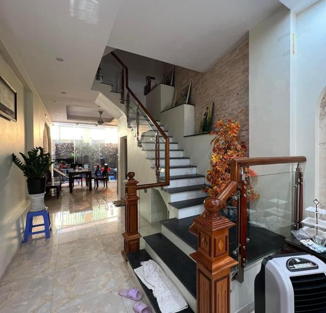 BÁN GẤP NHÀ ĐẸP NGAY NGÃ TƯ- TRẦN ĐẠI NGHĨA - ĐẠI LA - HAI BÀ TRƯNG 76m 5 TẦNG GIÁ 7,5 TỶ