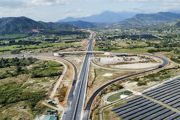 Bán suất biệt thự dành cho chuyên gia tại Cảng Vĩnh Tân giá 1 tỷ 550 full thổ.