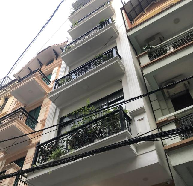 Bán nhà Mặt phố Nguyễn Văn Cừ - KD - MT 11m- Lô Góc - Nhỉnh 12 tỷ