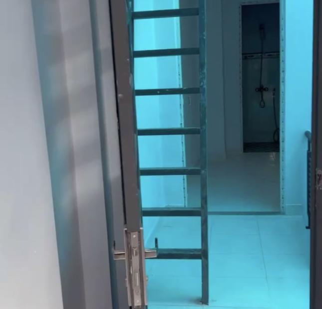 Cho thuê nhà nguyên căn mới xây Nguyễn Tri Phương, quận 10, DT 4x12,2m trệt 2 lầu ST