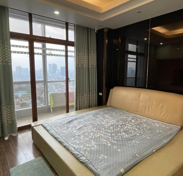  ĐẸP ĐỘC ! Bán chung cư Tòa Eurowindow Multi Complex 27 Trần Duy Hưng 100m 2PN Tặng nội thất hơn 1 ty giá 4.x ty CG