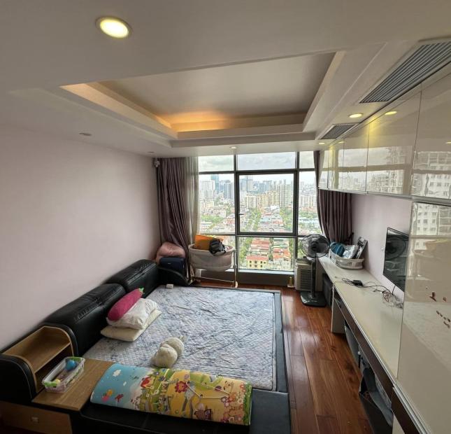  ĐẸP ĐỘC ! Bán chung cư Tòa Eurowindow Multi Complex 27 Trần Duy Hưng 100m 2PN Tặng nội thất hơn 1 ty giá 4.x ty CG