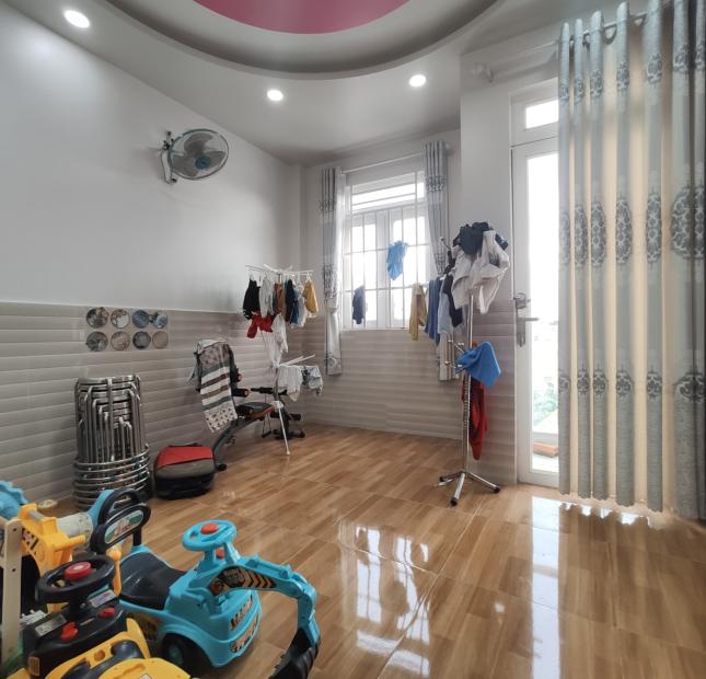 Bán nhà Mễ Cốc,P15,Quận 8 , 110m2 1 trệt, 3 lầu,sân thượng. chỉ 5 tỷ4