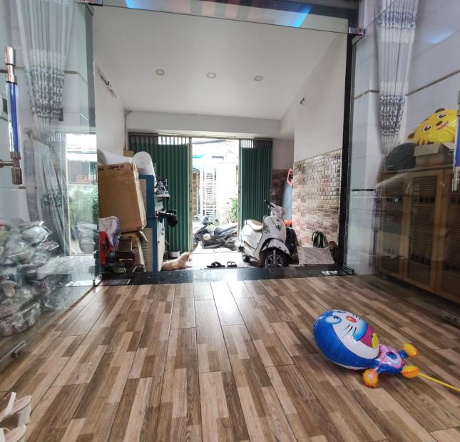Bán nhà Mễ Cốc,P15,Quận 8 , 110m2 1 trệt, 3 lầu,sân thượng. chỉ 5 tỷ4