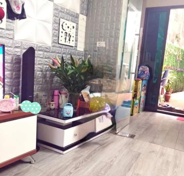 Bán nhà Văn Hương, Đống Đa 50m² 2 ngủ, 1,55 tỷ, nhà đẹp về ở luôn