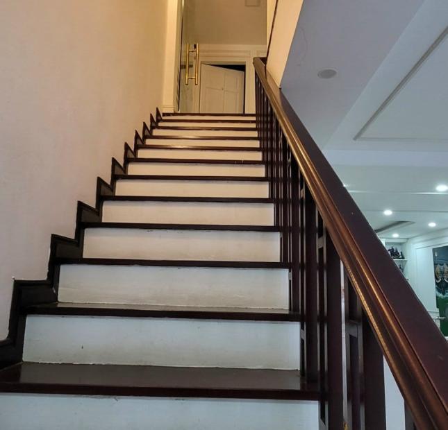 Chính chủ bán nhà Âu Cơ quận Tây Hồ ,ô tô tránh, kinh doanh,lô góc 70m x 5 tầng x 5m mặt tiền x 13.5 tỷ