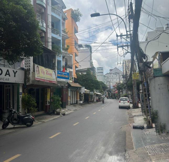Bán gấp nhà mặt tiền đường Nguyễn Cửu Vân, DT 5.2x14, giá 15 tỷ