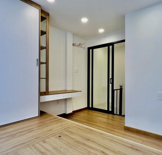 Nhà đẹp mới  giá tốt nguyễn duy p12 q8 3m x 7m 2 tầng 2pn giá chỉ 2++ tỷ 