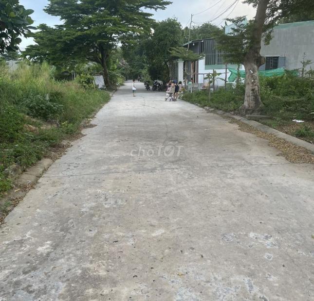 Bán lô gốc 2 mặt tiền đường 5m thông quốc lộ 13 ngay Tân định-kế bên khu Thịnh Gia mở rộng 110m2 full TC nở hậu.