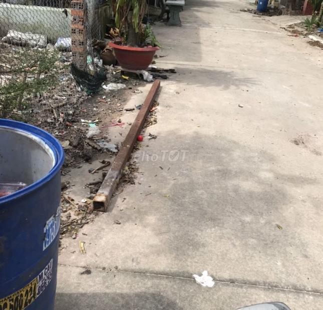 Gia đình Cần bán gấp lô đất tại phường thới hòa -TX bến cát -Bình Dương, đối diện KCN mỹ phước 3 ,dân đông .