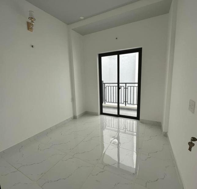 Bán nhà 30m2 Lý Thái Tổ P9 Q10 - Vài căn ra mặt tiền. Hẻm xe hơi gần Bệnh viện Nhi Đồng 1