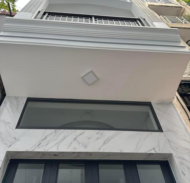 Bán nhà 30m2 Lý Thái Tổ P9 Q10 - Vài căn ra mặt tiền. Hẻm xe hơi gần Bệnh viện Nhi Đồng 1