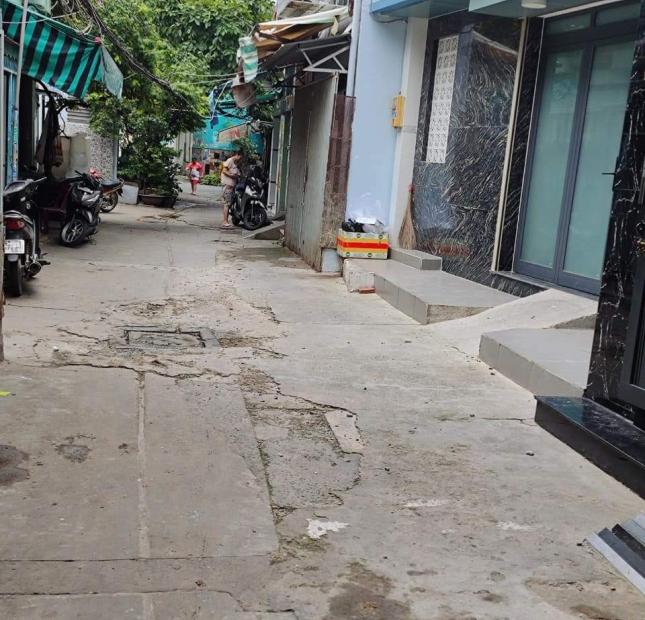 BÁN NHÀ: HẺM 3 GÁC ĐỖ CỬA - VÀI BƯỚC RA HXH - NHÀ ĐẸP - NỘI THẤT TỐT - 3 TẦNG KIÊN CỐ.GIÁ 2TỶ6  